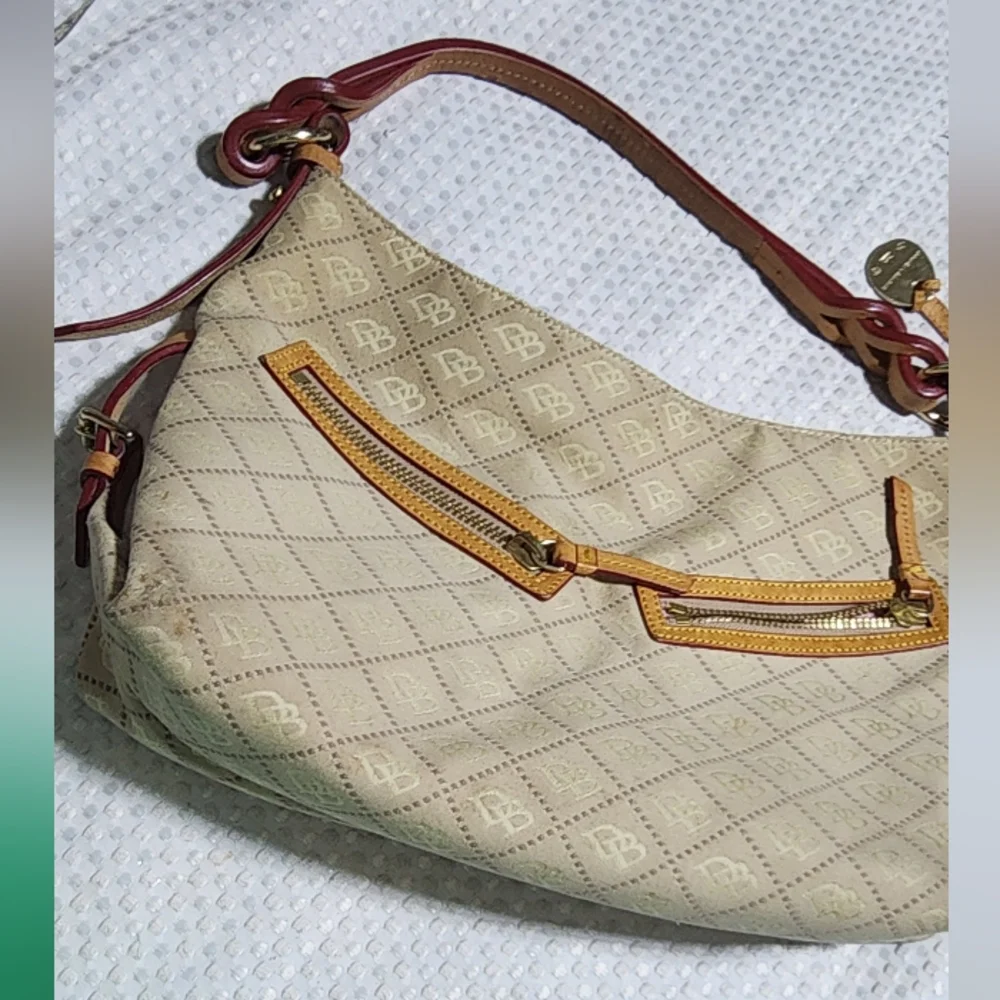 VINTAGE DOONEY BOURKE GUC CRESENT HOBO BAG